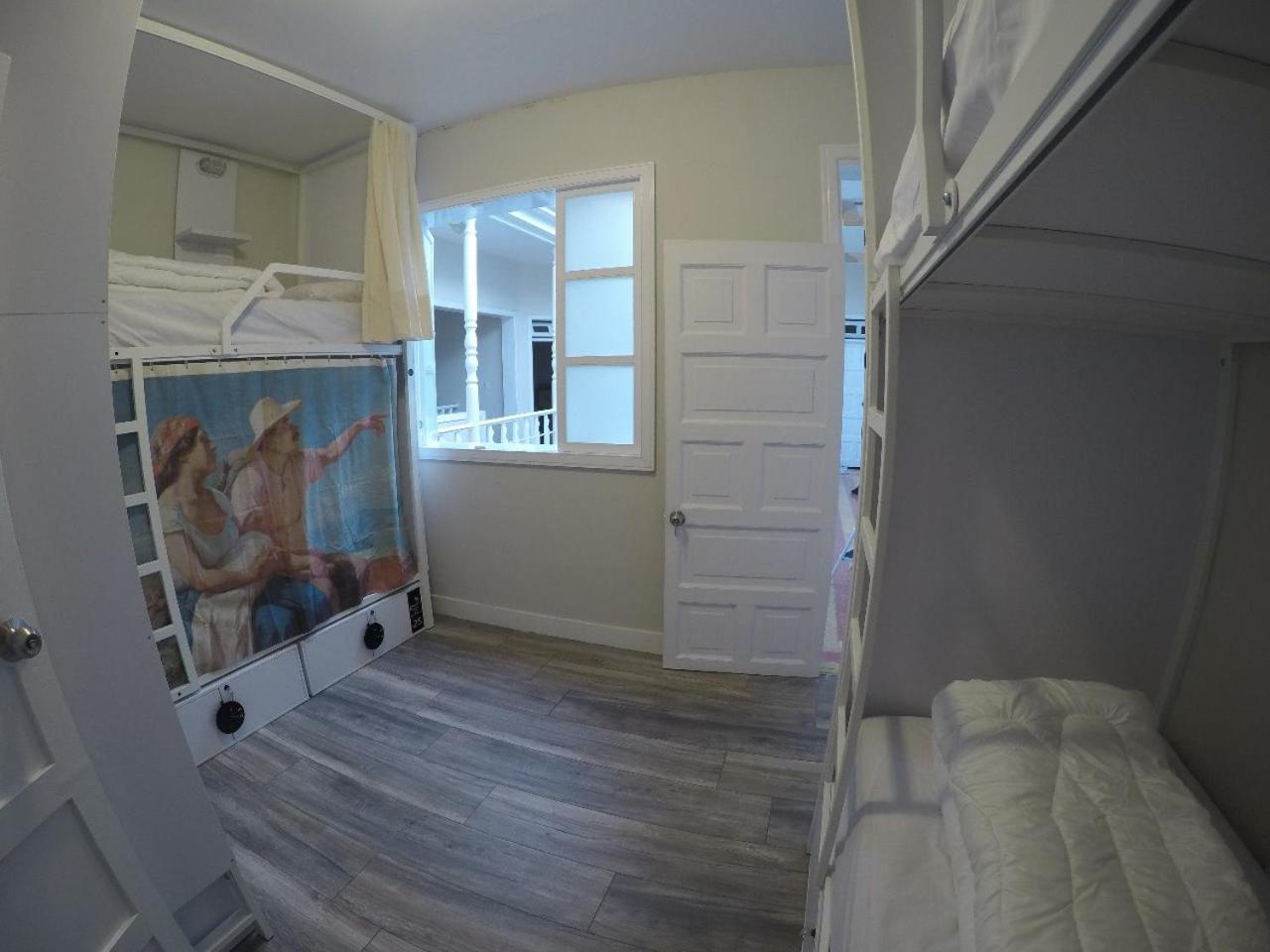Nomad Hostel Medellín Zewnętrze zdjęcie