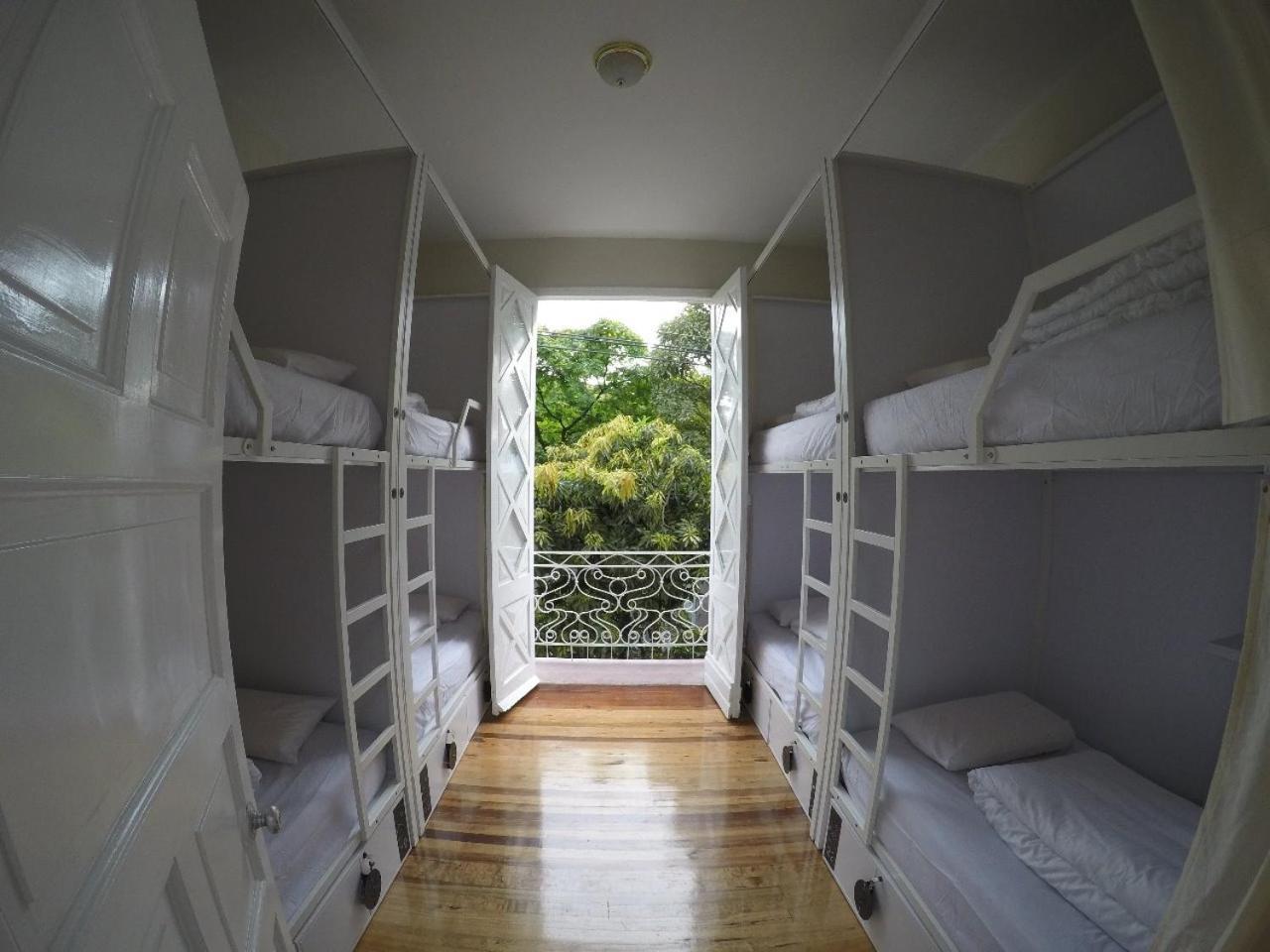 Nomad Hostel Medellín Zewnętrze zdjęcie