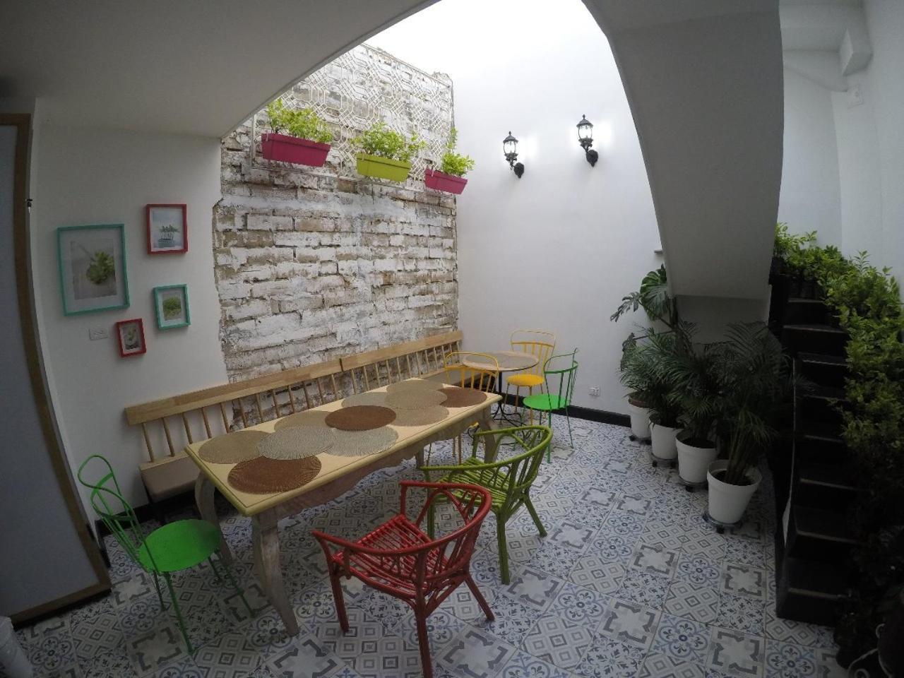 Nomad Hostel Medellín Zewnętrze zdjęcie